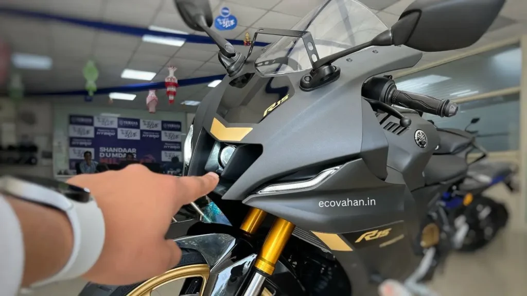 Yamaha R15 V4 Price